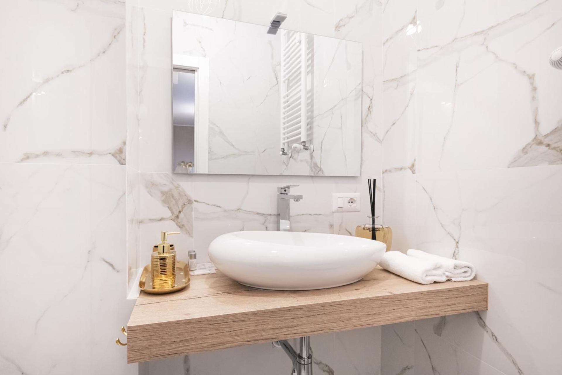 Easylife - Golden Suite Milaan Buitenkant foto